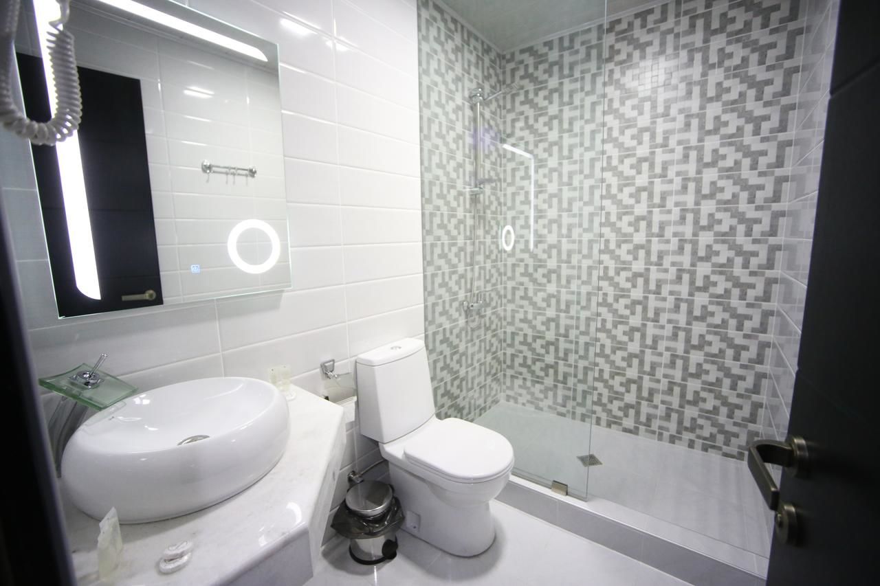 Отель West Tower Hotel Кутаиси