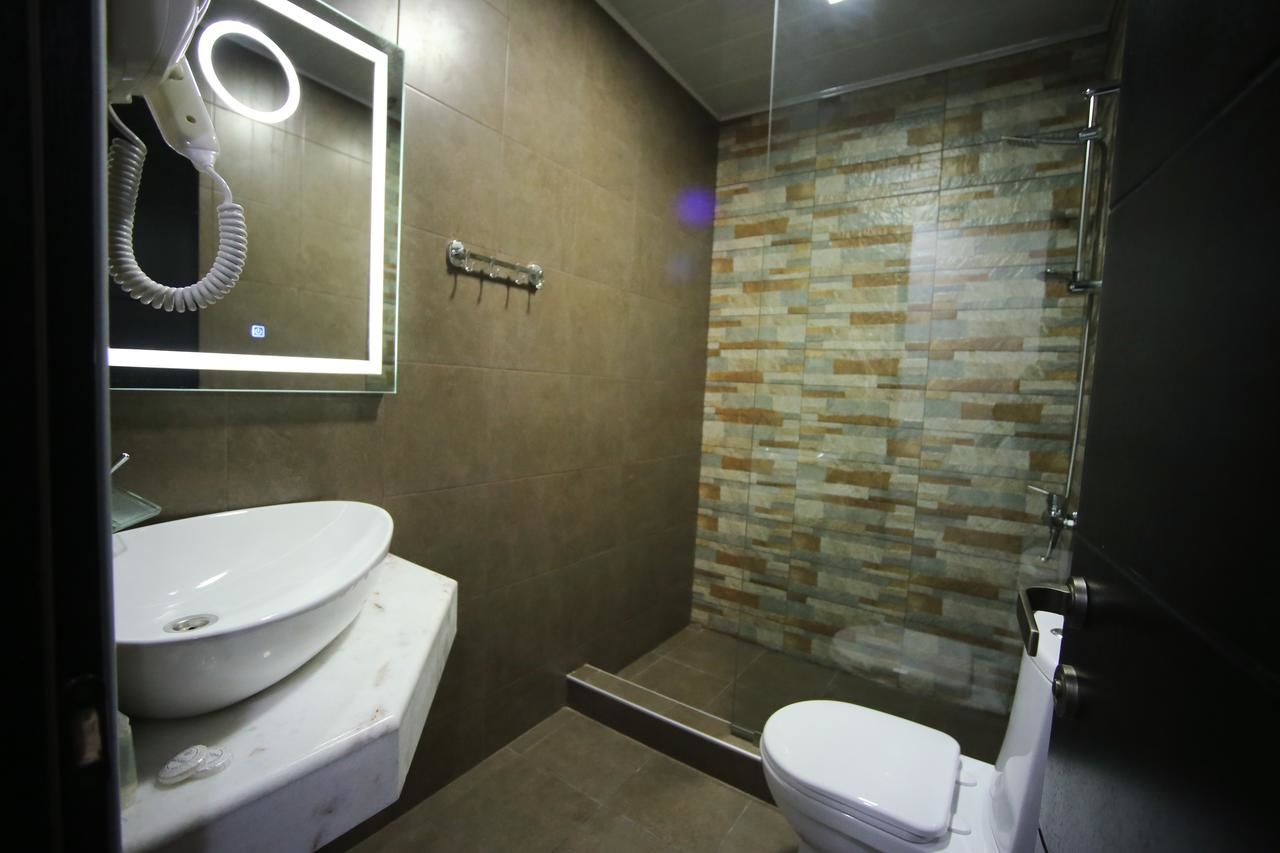 Отель West Tower Hotel Кутаиси