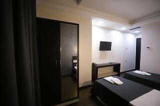Отель West Tower Hotel Кутаиси Одноместный номер с ванной комнатой-3